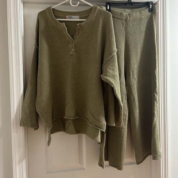 Free People Sweaters - FP Beach matching sweater and crocheted pants. Size M
